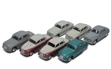 Corgi group of loose diecast issues comprising 7 x Rover 90'...