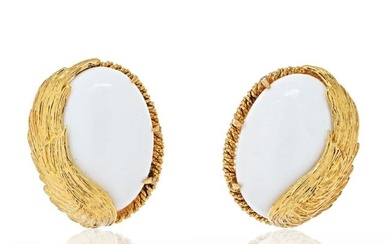 David Webb 18K Yellow Gold Cabochon Coral Oval Clip On Earrings