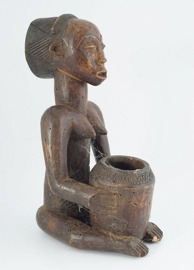EARLY AFRICAN CARVED WOOD FIGURE