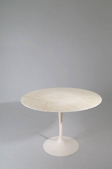 EERO SAARINEN. Tulip table in wood and marble top