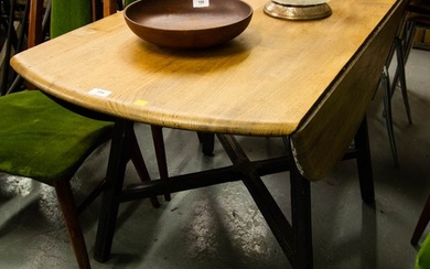 ERCOL ROUND DROPLEAF DINING TABLE