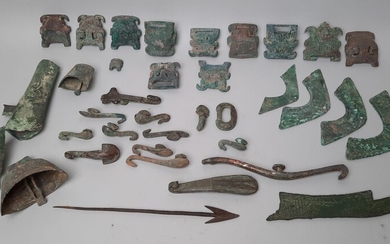 Ensemble d'objets chinois en bronze ayant fait partie de l'ancienne collection Michel J., expert en...