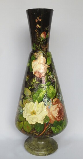 Grand vase de forme tronconique en barbotine à décor floral...