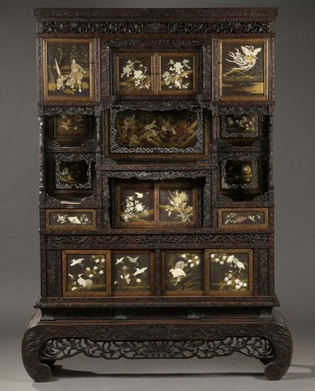 Important cabinet en bois teinté et richement... - Lot 84 - Oger - Blanchet