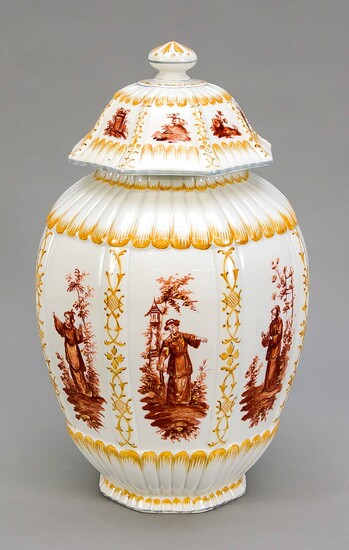 Lidded vase, Potschappel, Dresden, 20th century, octagonal, slightly bulged body, painted in iron red with chinoiserie, surrounded by ornamental decor in ocher, gray edge, min chips on the edge, h. 38 cm