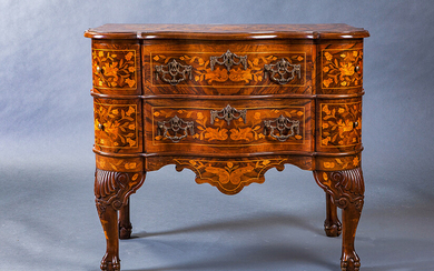 Little Dutch style dresser from Herraiz. In root wood with variegated marquetry based on floral and bird motifs. Six drawers in the front. Trimmed skirt and claw feet on ball, with rockeries. Bronze handles and keyholes in the style