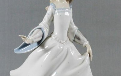 Lladro Figure Of Cinderella