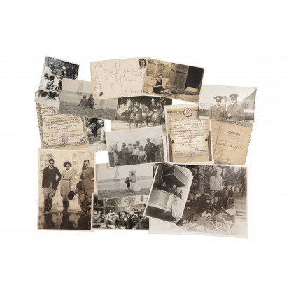 [MUSSOLINI] - Raccolta di foto e documenti che ritraggono la vita privata della famiglia Mussolini dalla prospettiva del maggiordomo Leopoldo...