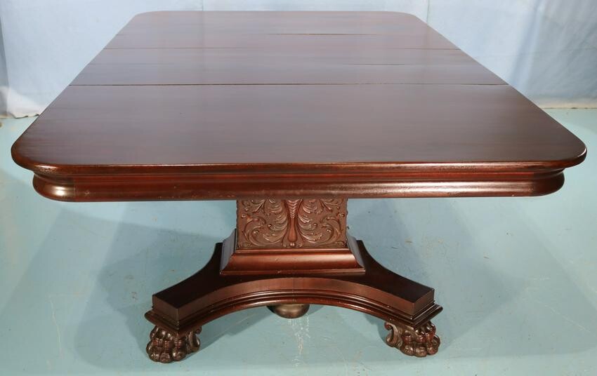 Mahogany banquet table with 3 leaves
