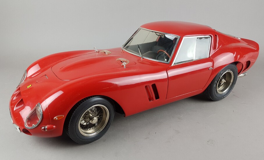 Marc Antonietti et Henri Bossat, Ferrari 250 GTO 1962, carrossée en Coupé Compétition, teinte rouge,...