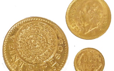 Mexique - Divers Lot de trois monnaies comprenant : -Une 20 Pesos 1918 -Une 5...