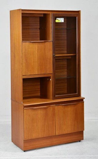 Mid Century Modern Display Cabinet / Cocktail Cabinet