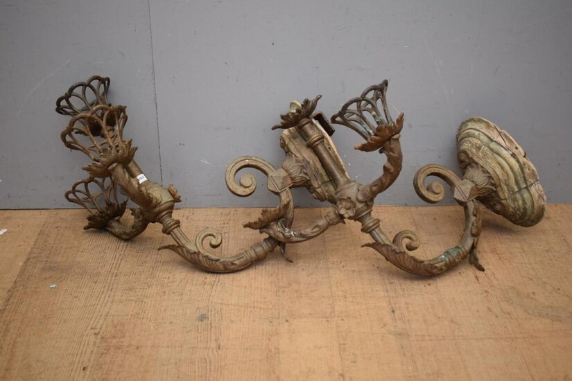 PAIR OF 18TH CENTURY FRENCH WALL SCONCES (H51 X W43 X D51 CM) (LEONARD JOEL DELIVERY SIZE: MEDIUM)