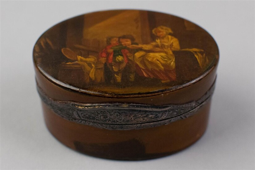 PAPIER-MACHE TORTOISE SHELL SNUFF BOX WITH SILVER RIMS, CIRCA 1760