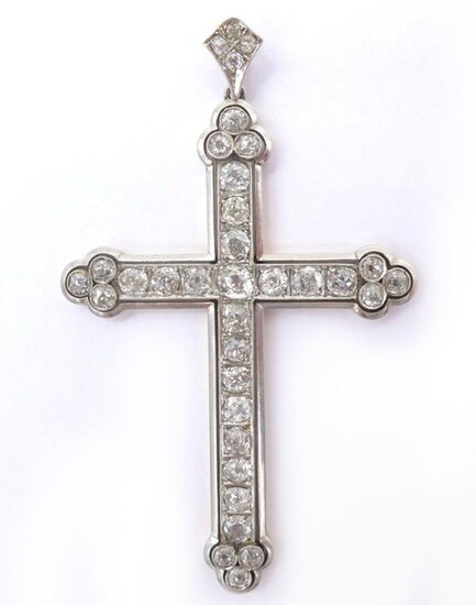PENDENTIF en or gris 18K en forme de croix... - Lot 184 - Osenat