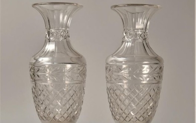 Paire de grand vases en cristal taillé, époque...