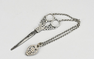 Silver chain with skirt hook etc.
