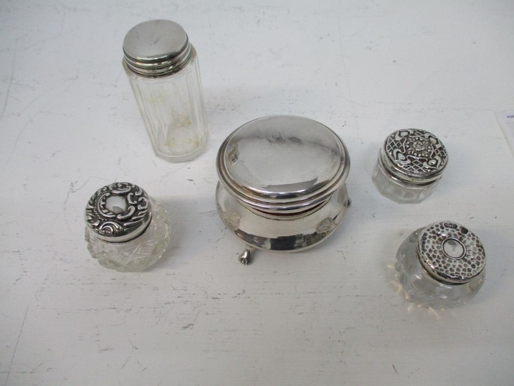 Silver dressing table items, comprising of a ring box, Birmi...