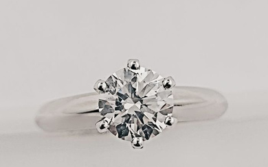 Solitaire diamond ring of 14 kt. white gold, 1.01 ct.