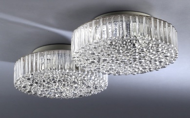 Staff. A pair of wall lamps from the 70s made of 'Bubble' glass and metal
