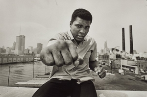 Thomas Hoepker, Muhammed Ali with fist, Chicago