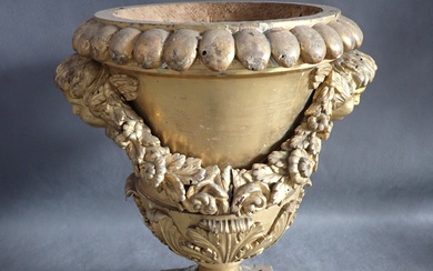 Vase Médicis en bois stuqué, doré, H 35 cm (restaurations)