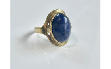 Vintage Ring with Lapis Lazuli 8K Yellow Gold