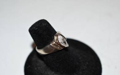 Vintage Sterling Silver rhinestone Ring Size 6