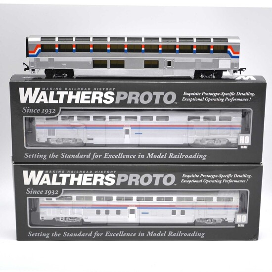Walthers Proto HO gauge model railway double-decker Amtrak coaches