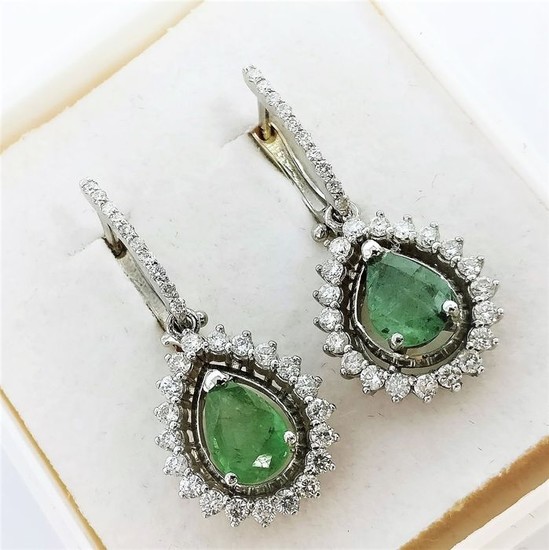 18 kt. White gold - Earrings - 1.58 ct Emerald - Diamonds