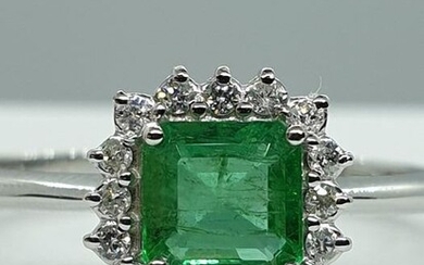 18 kt. White gold - Ring - 0.70 ct Emerald - Diamonds