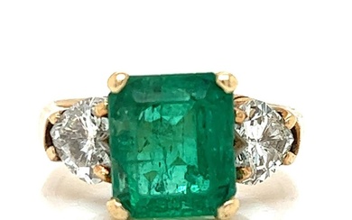 18K Yellow Gold Colombian Emerald & Diamond Ring