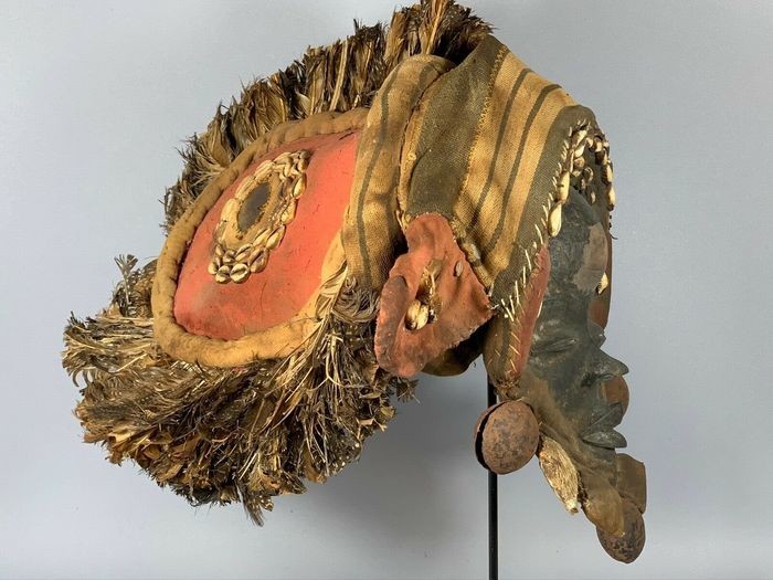 191020 Mask - Cotton, Feathers, Metal, Wood - Old Tribal used - Dan Guere - Liberia