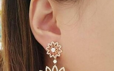 4.69 ct Diamond Cutout Flower Earrings in 18k Rose Gold