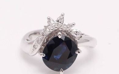 900 Platinum - Ring - 3.81 ct Sapphire - Diamond