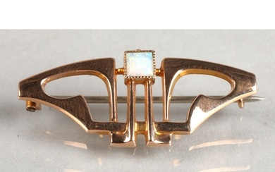 9ct gold bar brooch set with an opal, 2.2 grams.