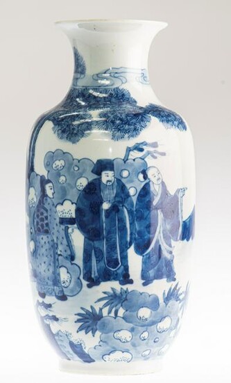 A CHINESE BLUE AND WHITE PORCELAIN VASE, of shouldered