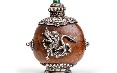 A Chinese Mongolian-style mounted pod 'dragon and Garuda' snuff bottle Qing dynasty,...