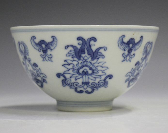 A Chinese blue and white porcelain 'Lotus' bowl, mark of Yongzhang but later, of steep sid