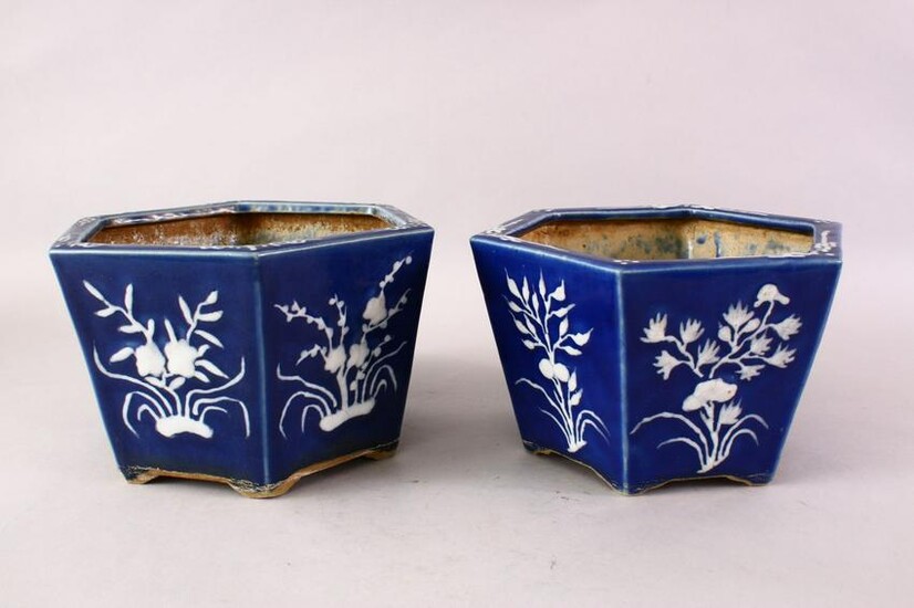 A GOOD PAIR OF 19TH CENTURY CHINESE POWDER BLUE AND