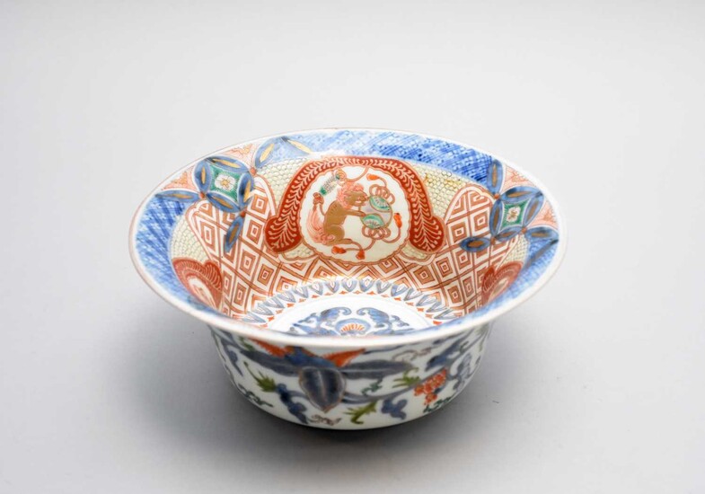 A Japanese Imari bowl, Meiji era