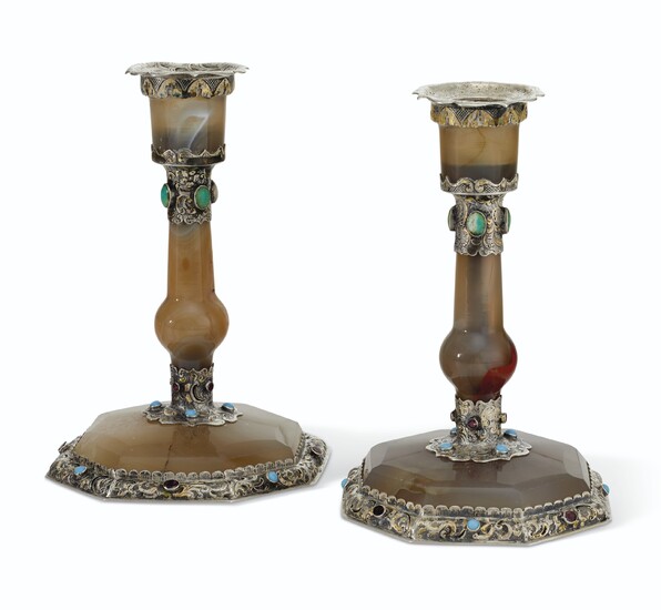 A PAIR OF CONTINENTAL SILVER-MOUNTED AGATE AND HARDSTONE CANDLESTICKS, 19TH CENTURY OR EARLIER
