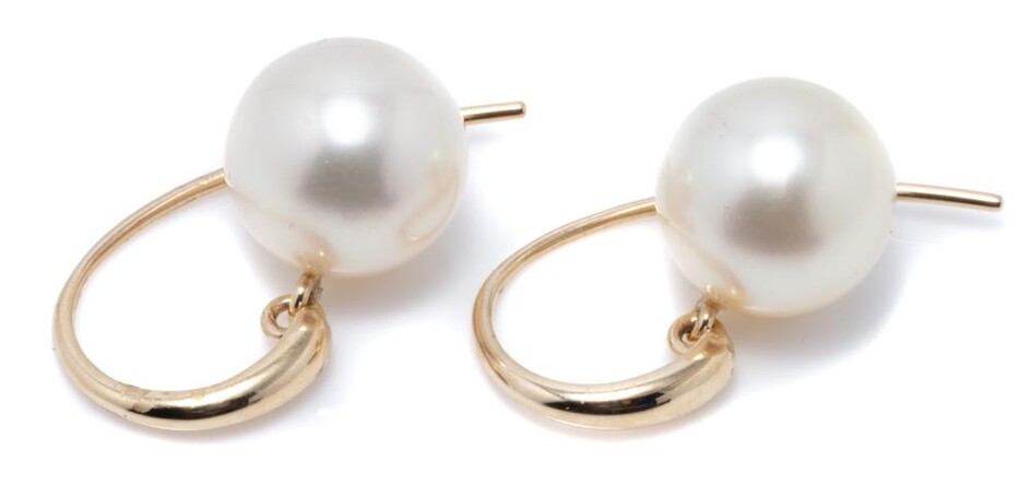 A PAIR OF SOUTH SEA PEARL EARRINGS; 11.5mm round cultured pearls of fine colour and very good lustre to 9ct gold tapered shepherds h...