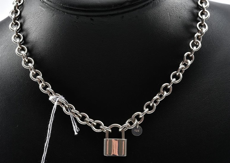 A TIFFANY & CO SILVER CHAIN WITH PADLOCK CHARM IN STERLING SILVER