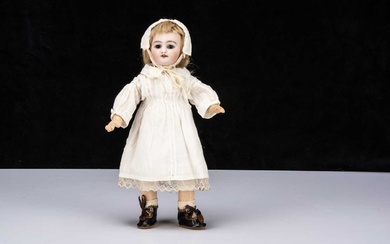 A fine small Simon & Halbig 1009 DEP child doll