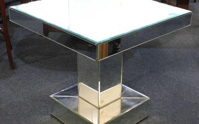 A vintage Art Deco design mirrored side/cocktail table