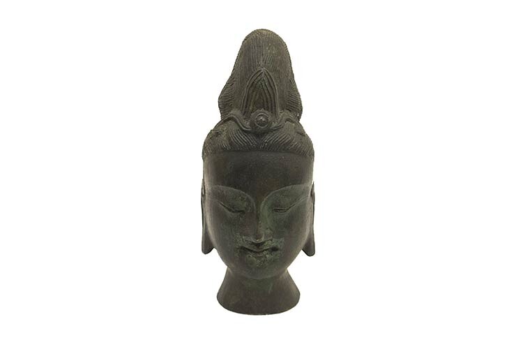 AN EARLY 20TH CENTURY CHINESE BRONZE GUANYIN HEAD 18 cm...