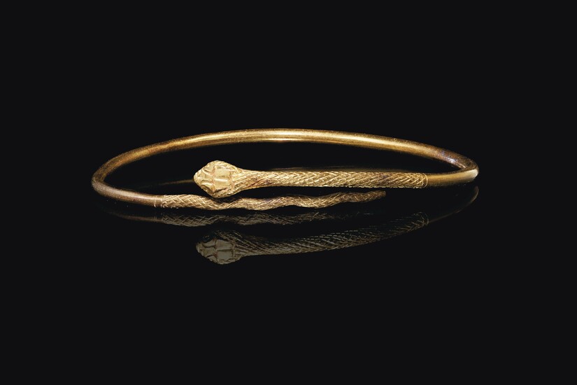 AN EGYPTIAN GOLD SNAKE BRACELET, PTOLEMAIC TO ROMAN PERIOD, CIRCA 2ND CENTURY B.C.-1ST CENTURY A.D.