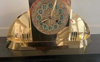 Amsterdam school - Art deco Clock mantel clock - Brass, Enamel - 1920-1930