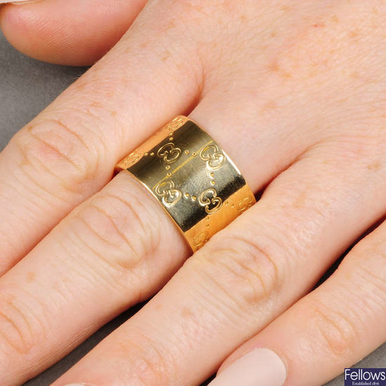 An 18ct gold 'Icon' ring, by Gucci. Hallmarks for